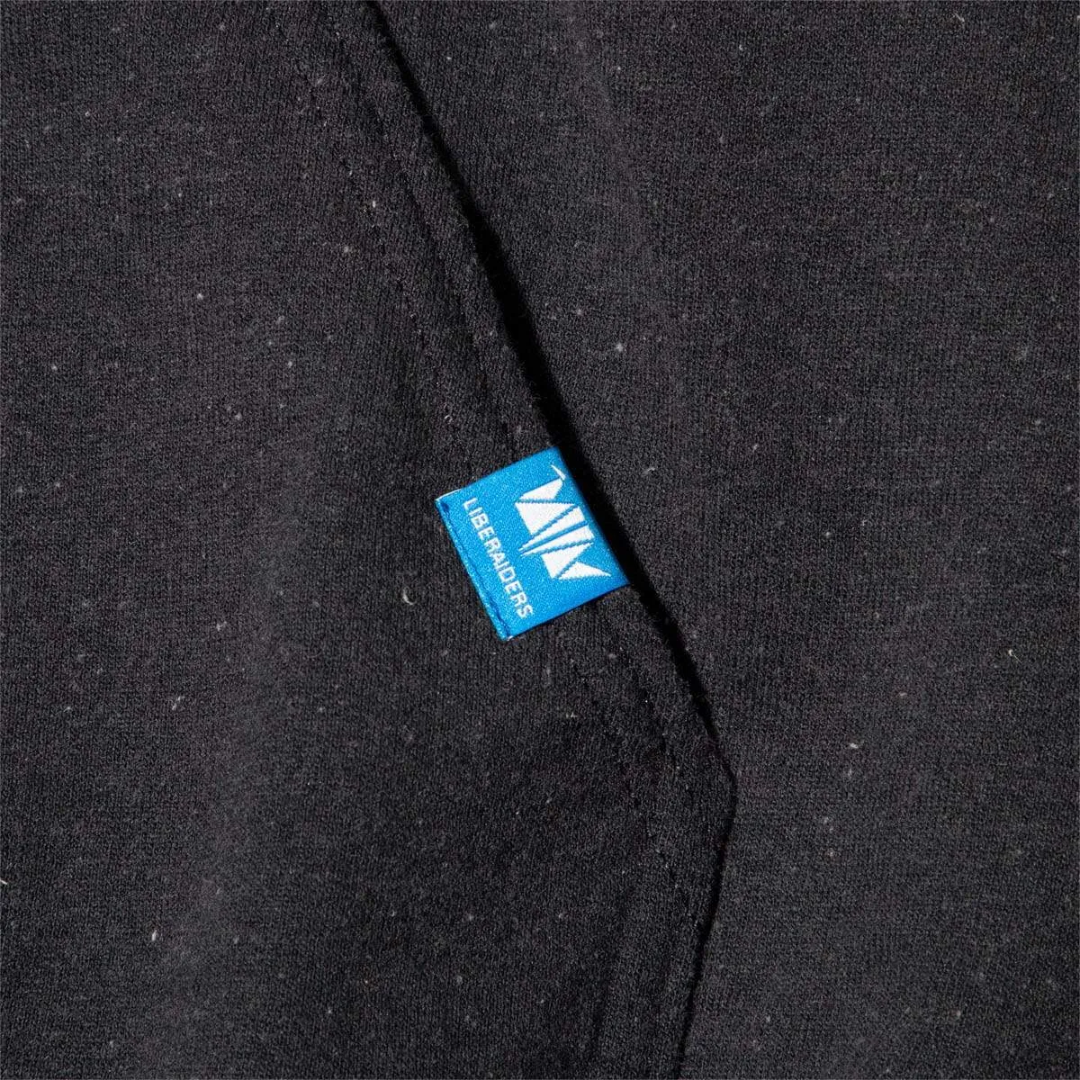 EMBLEM PULLOVER HOODIE