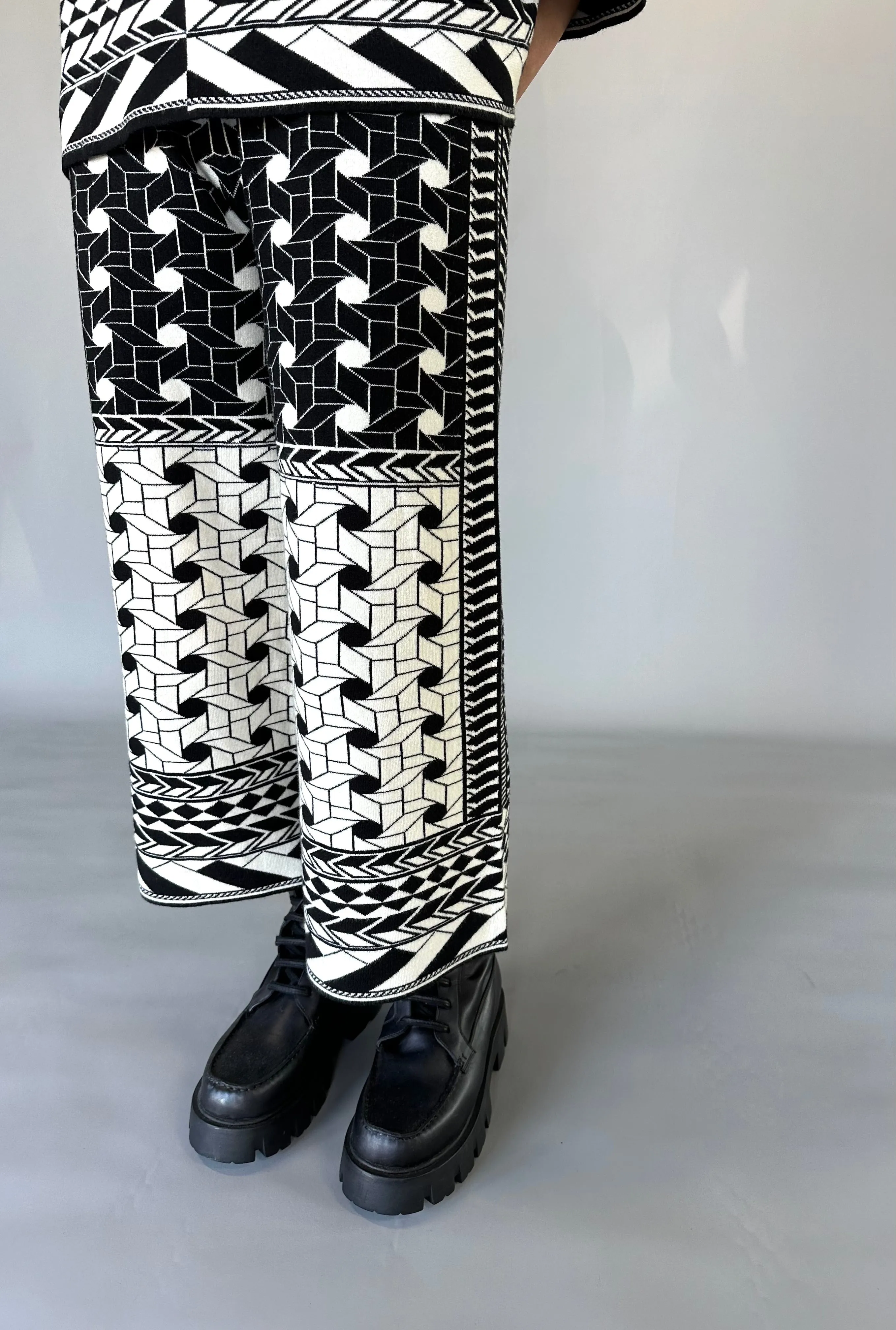 Geo Check Knit Pant