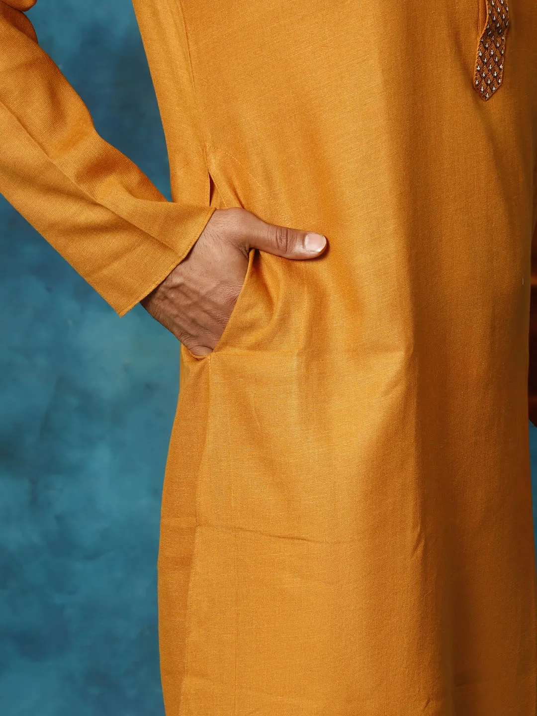VASTRAMAY Rust & White Cotton Kurta Pyjama