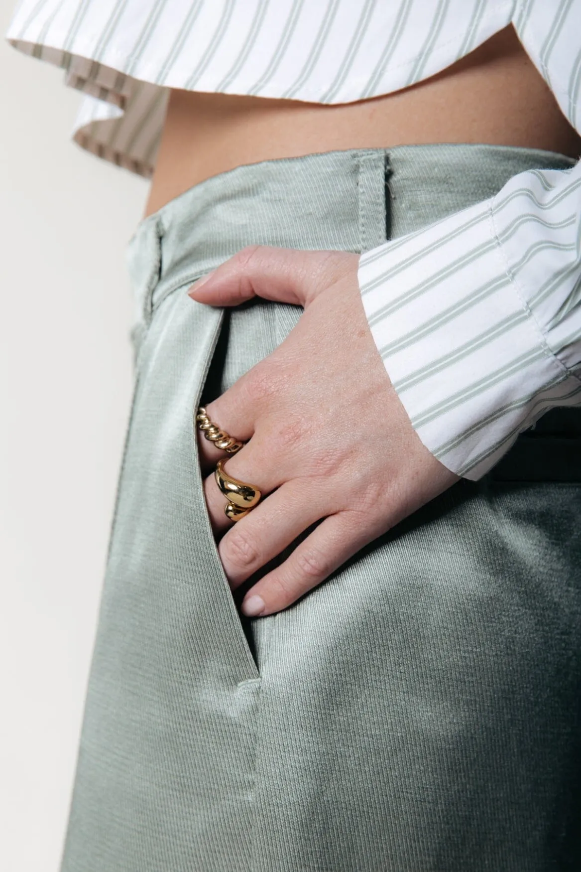 Wende Low Waist Pants | Soft Green